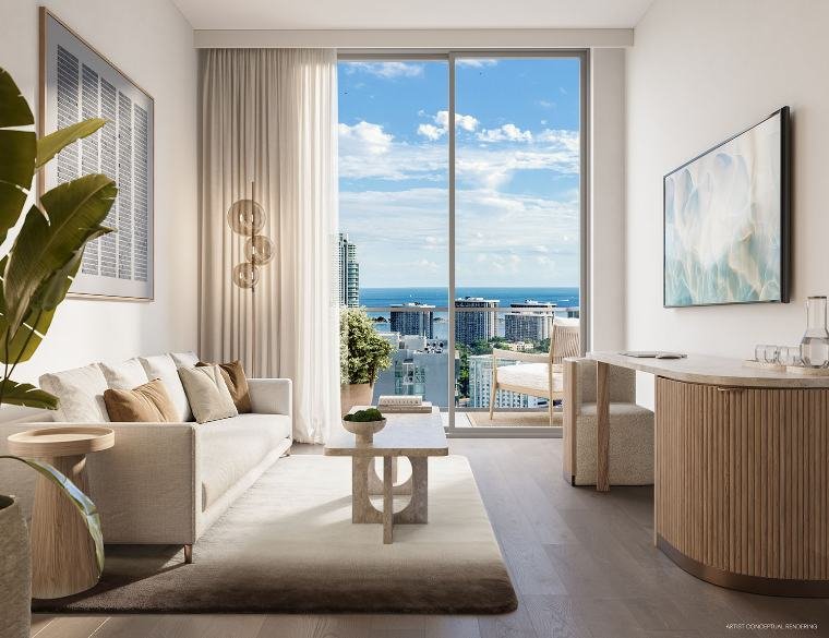 Sala de estar de uma residência com vista da cidade