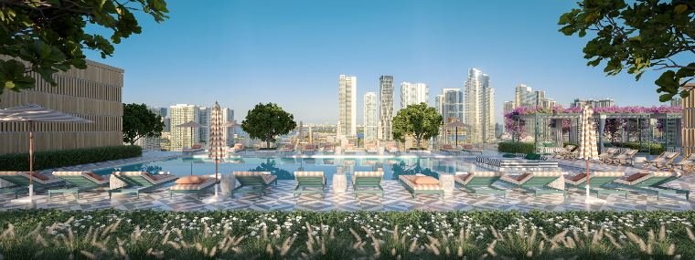 Rooftop com piscina, espreguiçadeiras e vista do skyline de Miami