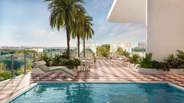 Deck da piscina com piso xadrez