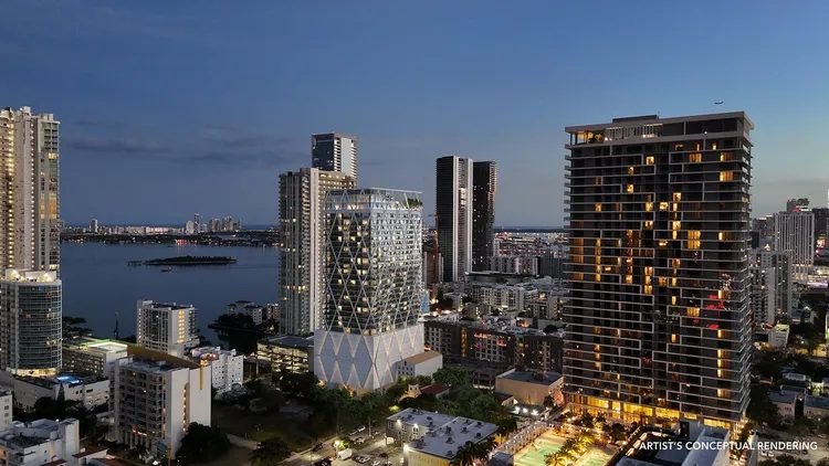 O prédio no skyline de Edgewater